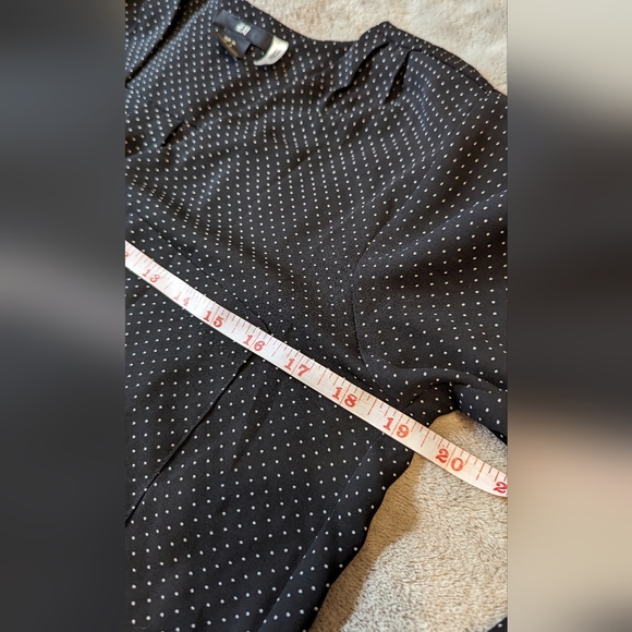 H&M blouse black with white polkadots 6US - Picture 4 of 4